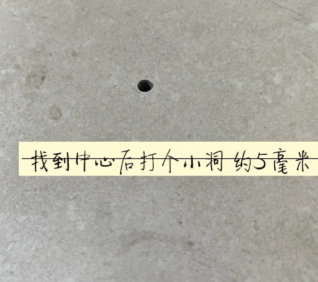 烟台市瓷砖空鼓维修公司专业解答在瓷砖铺贴过程中，如果砂料搅拌不均匀，将会带来以下问题